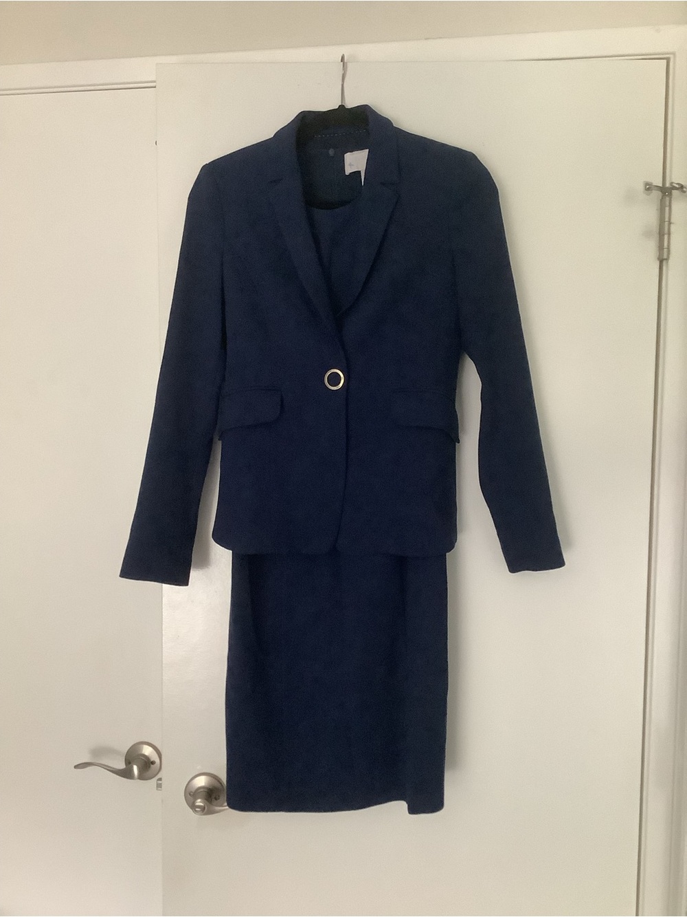 BOSS Hugo Boss Navy Virgin Wool
Dress & Blazer Set Size 4